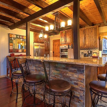 Bear Necessities, Luxury 5Bd Mtn Views, Hot Tub, Many Bear Sightings Villa Gatlinburg Exteriör bild