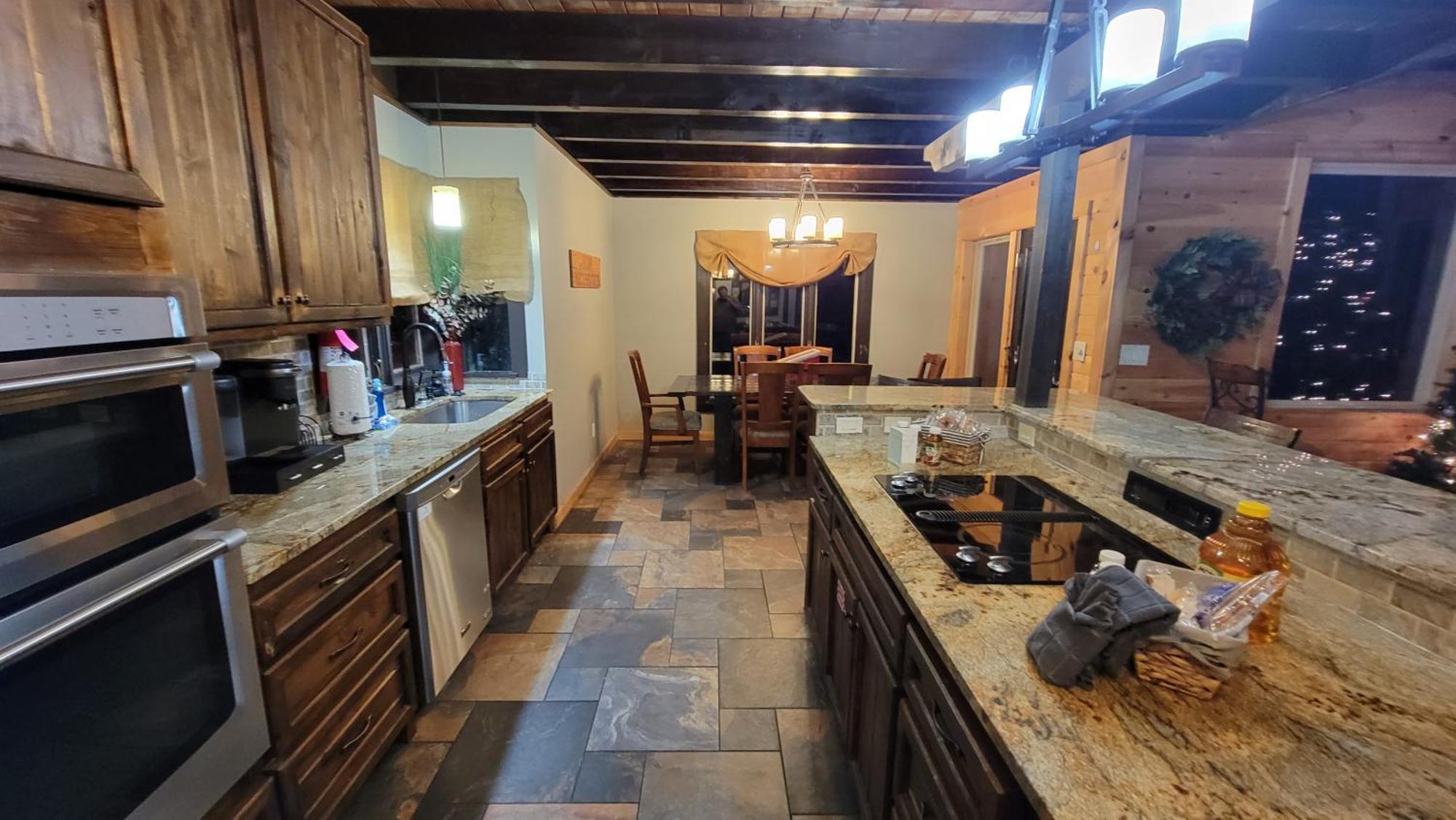 Bear Necessities, Luxury 5Bd Mtn Views, Hot Tub, Many Bear Sightings Villa Gatlinburg Exteriör bild