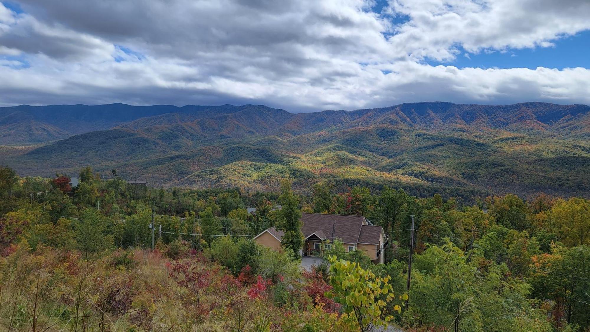 Bear Necessities, Luxury 5Bd Mtn Views, Hot Tub, Many Bear Sightings Villa Gatlinburg Exteriör bild